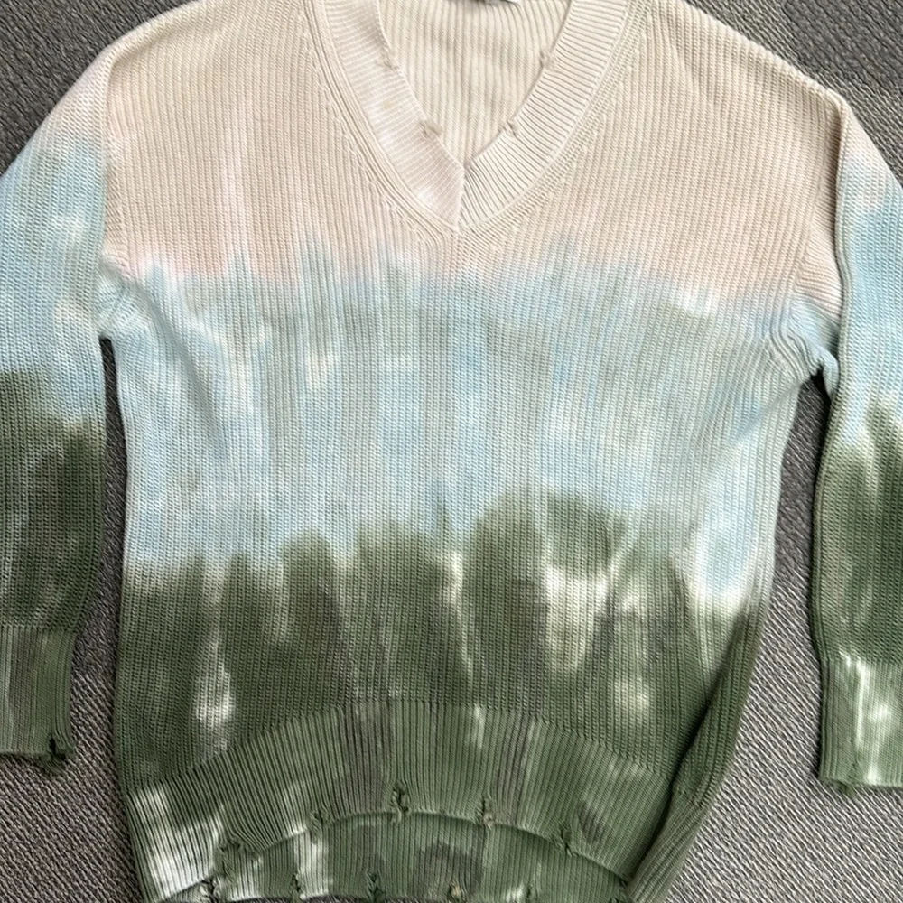 Young Fabulous & Broke Sweater S/M - Picture 2 of 2